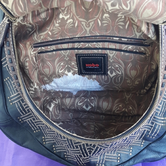 Hobo International Leather Adjustable Chain Bag. - Picture 6 of 8